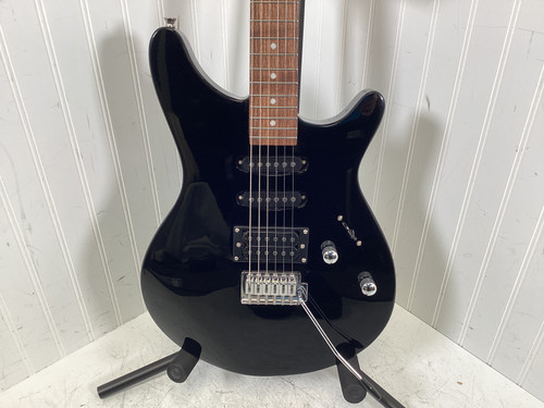 Vist Large View of Product Image Which is Used Rogue ROCKETEER S Type Electric Guitar Black 6-String