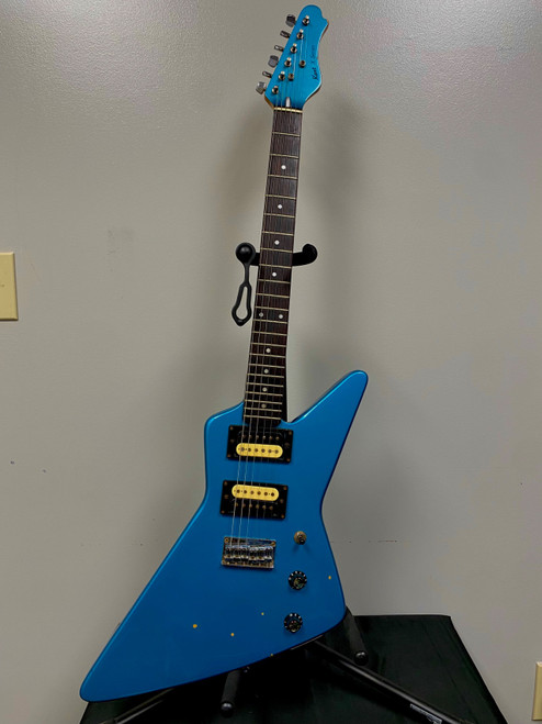Vist Large View of Product Image Which is Used Kent X SERIES GUITAR Vintage Pointy Electric Guitar Blue 6-String