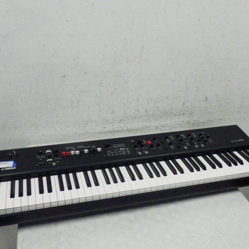 Vist Large View of Product Image Which is Used Yamaha YC73 73 key Stage Keyboard 76-Key Keyboard 76-key
