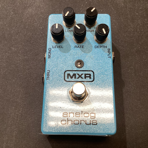 Vist Large View of Product Image Which is Used MXR ANALOG CHORUS M234 Chorus Pedal
