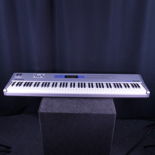 Vist Large View of Product Image Which is Used Alesis QS8.2 SYNTH W/ BAG/PEDAL 88-Key Synthesizer 88-key