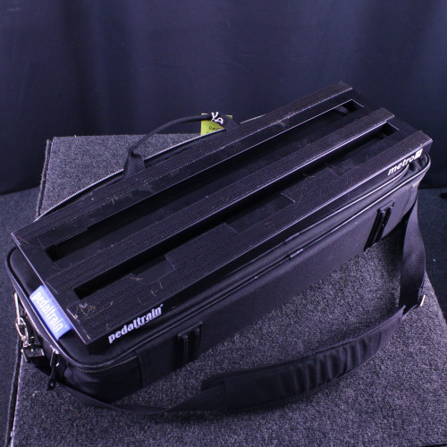Vist Large View of Product Image Which is Used Pedaltrain METRO 24 PEDALBOARD W/BAG Pedal Board