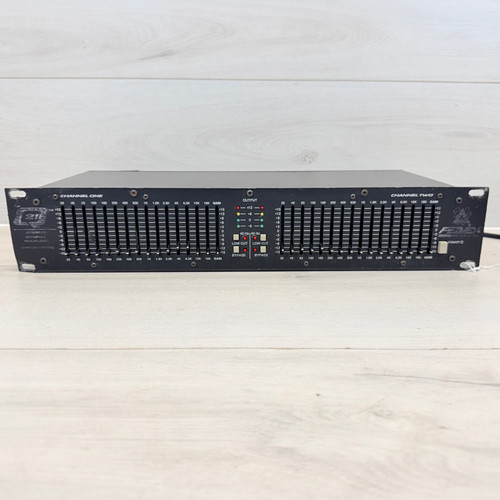 Vist Large View of Product Image Which is Used Peavey Q215B Pro Sound Effect