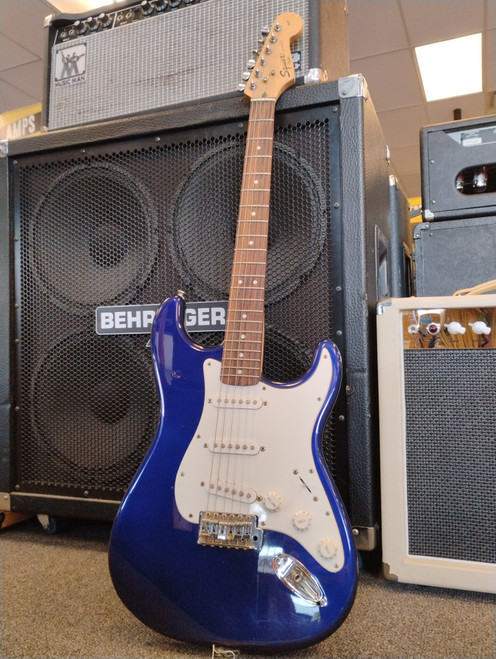 Vist Large View of Product Image Which is Used Squier AFFINITY STRAT Electric Guitar Purple 6-String