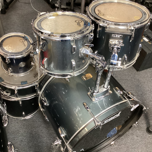 Vist Large View of Product Image Which is Used Pearl EXPORT 5 PIECE SHELL PACK Drum Shell Kit Silver/Gray