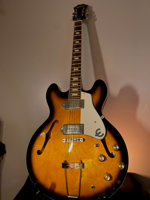 Vist Large View of Product Image Which is Used Epiphone CASINO Semi-Hollow Electric Guitar Tobacco Sunburst 6-String