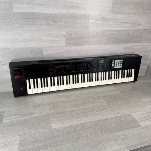 Vist Large View of Product Image Which is Used Roland FA-08 Music Workstation - 88-key