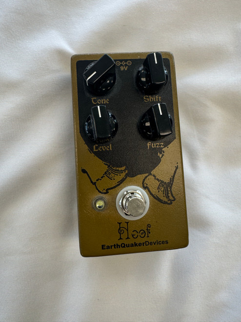 Vist Large View of Product Image Which is Used Earthquaker Devices HOOF HYBRID FUZZ Fuzz Pedal