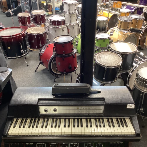 Vist Large View of Product Image Which is Used Wurlitzer 210 W/CASE No Legs 76-Key Digital Piano 76-key