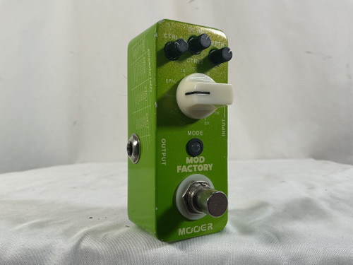 Vist Large View of Product Image Which is Used Mooer MOD FACTORY Chorus Pedal