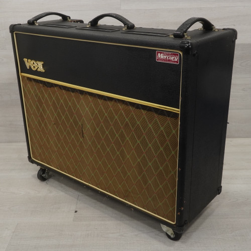 Vist Large View of Product Image Which is Used Vox AC30CC2 - 1 x 12-inch 30-watt Tube Guitar Combo Amplifier