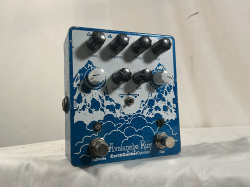 Vist Large View of Product Image Which is Used Earthquaker Devices AVALANCHE RUN Delay Pedal