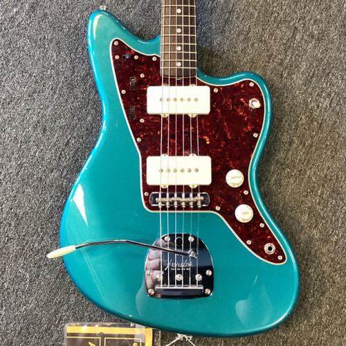 Vist Large View of Product Image Which is Used Fender JAZZMASTER TRADTIONAL II 60S MIJ Offset Double Cutaway Electric Guitar Blue 6-String