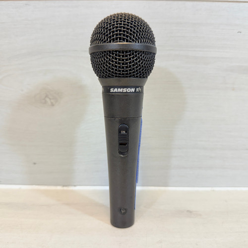 Vist Large View of Product Image Which is Used Samson R11 Microphone