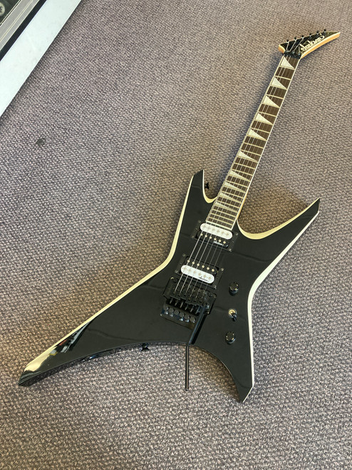 Vist Large View of Product Image Which is Used Jackson JS32 WARRIOR Pointy Electric Guitar Black 6-String