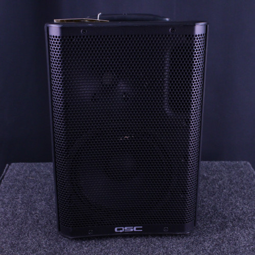 Vist Large View of Product Image Which is Used QSC CP8 POWERED SPEAKER Powered Full Range Speaker Cabinet