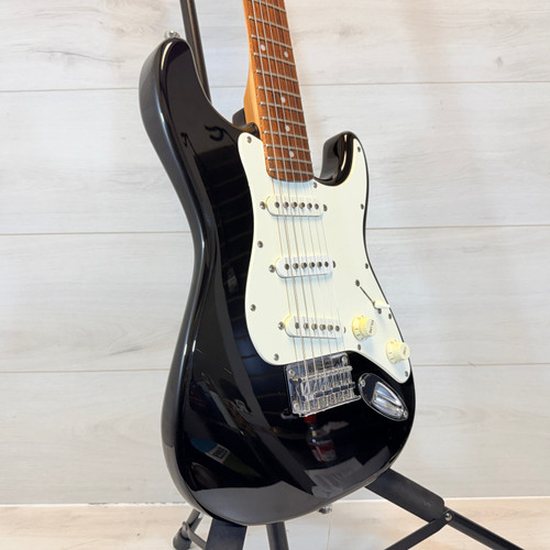 Vist Large View of Product Image Which is Used Squier STRATOCASTER MINI Electric Guitar Black 6-String