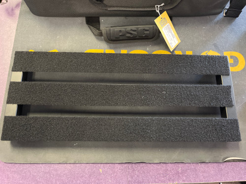 Vist Large View of Product Image Which is Used Pedaltrain METRO 20 W/SOFT CASE Pedal Board