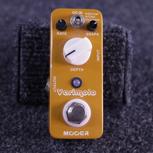 Vist Large View of Product Image Which is Used Mooer VARIMOLO MINI TREM Vibrato Pedal