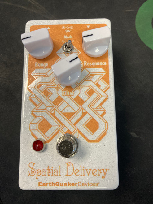 Vist Large View of Product Image Which is Used Earthquaker Devices SPATIAL DELIVERY Filter Pedal