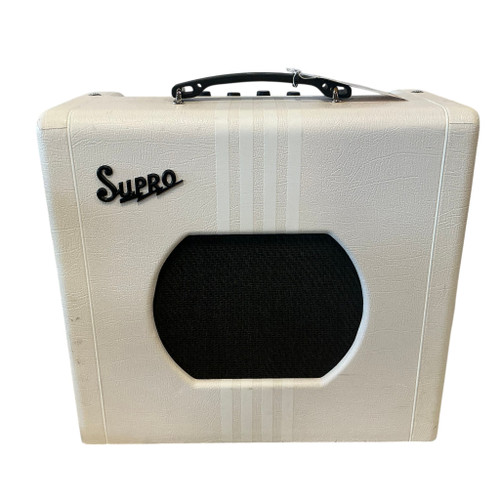 Vist Large View of Product Image Which is Used Supro 1820R DELTA KING 10 1 x 10 Tube Combo Amplifier 1 x 10