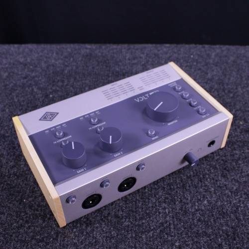 Vist Large View of Product Image Which is Used Universal Audio VOLT 476 INTERFACE Computer Interface 4 A/D Recording Inputs