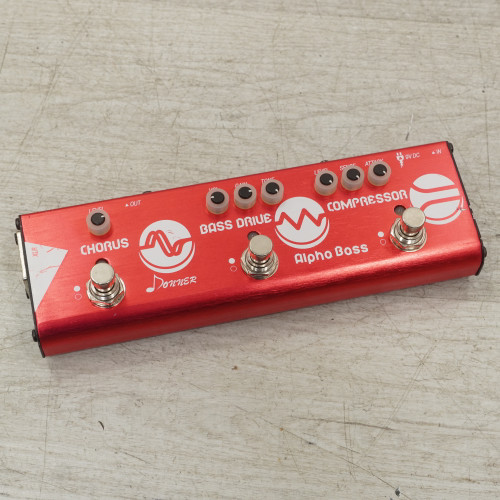 Vist Large View of Product Image Which is Used Donner Alpha Bass Multi-fx Pedal