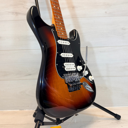 Vist Large View of Product Image Which is Used Fender 2018 FENDER PLAYER STRATOCASTER HSS Electric Guitar Sunburst 6-String