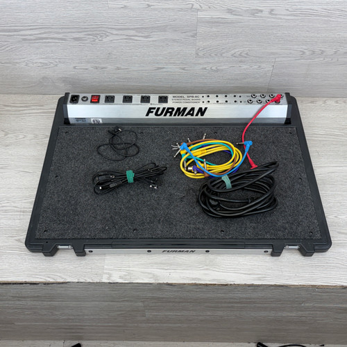 Vist Large View of Product Image Which is Used Furman SPB-8C W/CASE Pedal Board