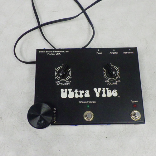 Vist Large View of Product Image Which is Used Sweet Sound Ultra Vibe Chorus Pedal