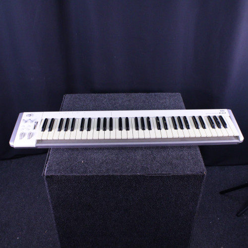 Vist Large View of Product Image Which is Used Korg K61 MIDI KEYBOARD 61-Key Keyboard 61-Key