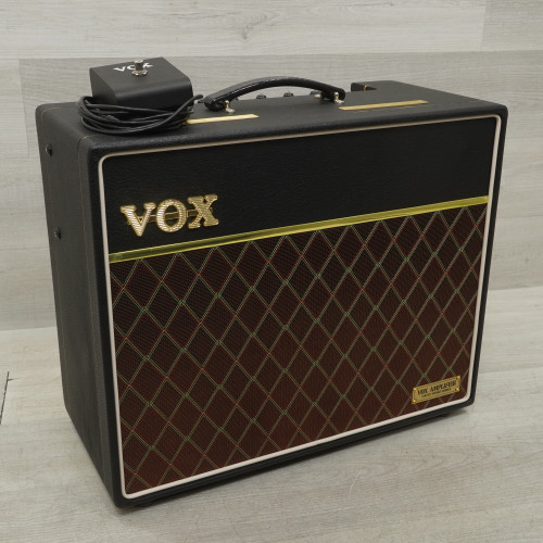 Vist Large View of Product Image Which is Used Vox AC10HWR1 1x12 Tube Combo Amplifier