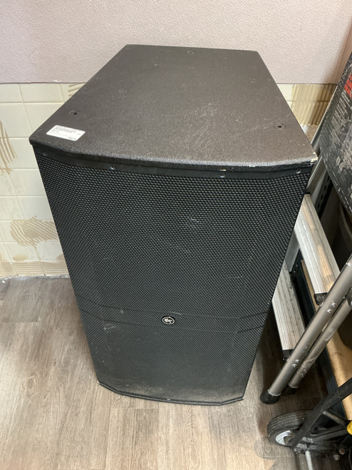 Vist Large View of Product Image Which is Used Mackie DRM 315 Powered Full Range Speaker Cabinet
