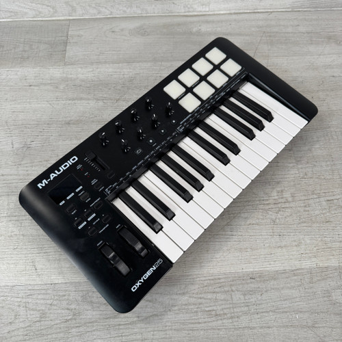 Vist Large View of Product Image Which is Used M-Audio Oxygen 25 MKV - Keyboard Controller - 25-key