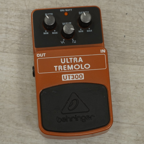 Vist Large View of Product Image Which is Used Behringer UT300 Ultra Tremolo Pedal