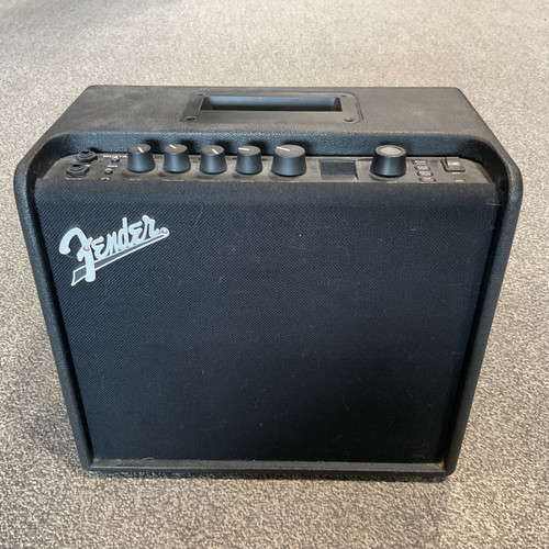 Vist Large View of Product Image Which is Used FENDER MUSTANG LT25 Solid State Guitar Amplifier
