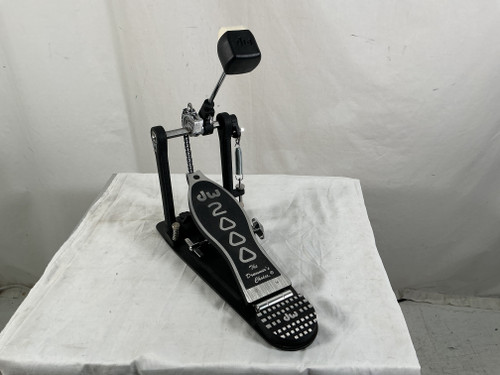 Vist Large View of Product Image Which is Used DW 2000 SINGLE KICK PEDAL Kick Drum Pedal