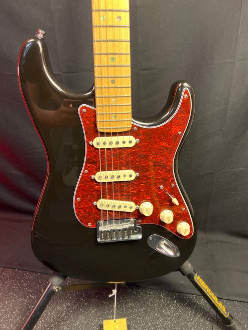 Vist Large View of Product Image Which is Used Fender AMERICAN DELUXE STRATOCASTER S Type Electric Guitar Black 6-String