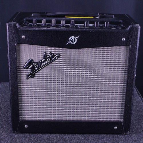 Vist Large View of Product Image Which is Used Fender MUSTANG I V2 GUITAR AMPLIFIER 1 x 8 Solid State Amplifier 1 x 8