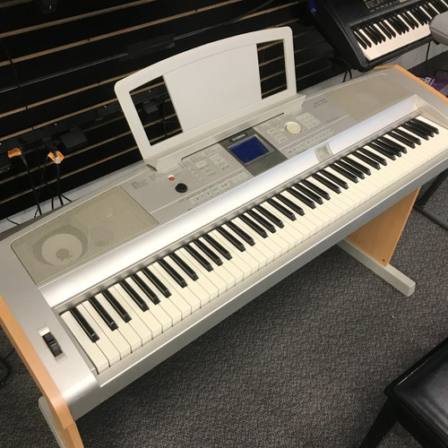 Vist Large View of Product Image Which is Used Yamaha DGX-505 88-Key Keyboard 88-key