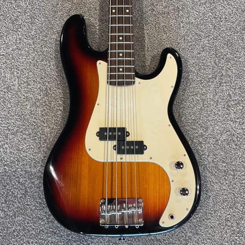 Vist Large View of Product Image Which is Used CRATE ELB01 P Style Bass Guitar