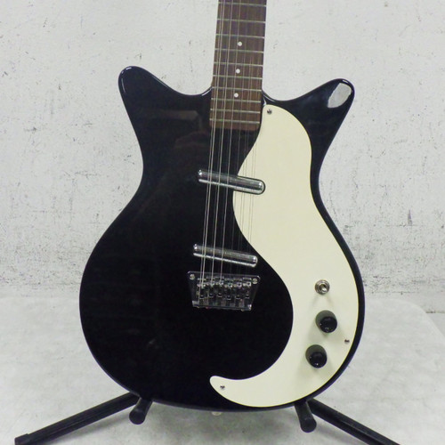 Vist Large View of Product Image Which is Used LTD MH-103QM S Type Electric Guitar Blue 6-String
