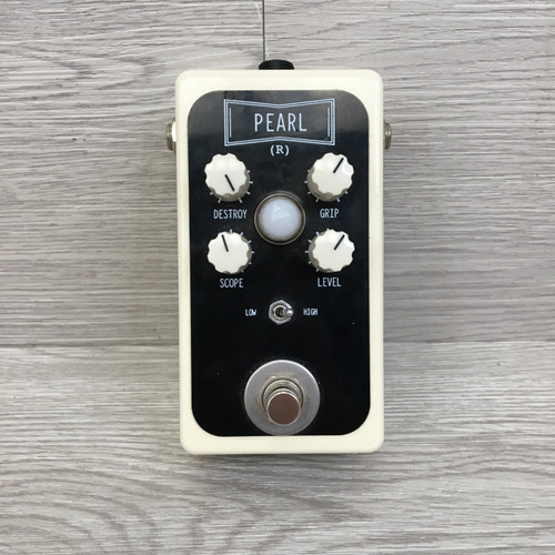 Vist Large View of Product Image Which is Used RECOVERY EFFECTS PEARL Fuzz Pedal