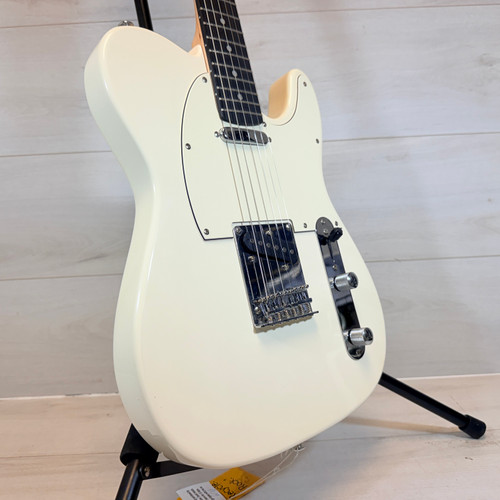 Vist Large View of Product Image Which is Used Donner STANDARD SERIES DTL100 T-TYPE Electric Guitar White 6-String