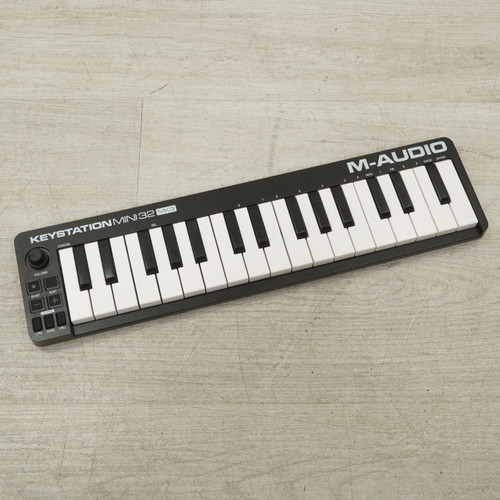 Vist Large View of Product Image Which is Used M-audio Keystation Mini 32 MK3 Compact Controller
