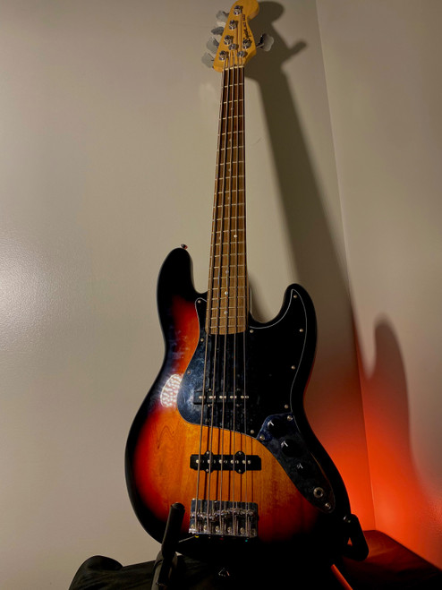 Vist Large View of Product Image Which is Used Squier AFFINITY JAZZ BASS V J Type Bass Guitar Sunburst 5-String