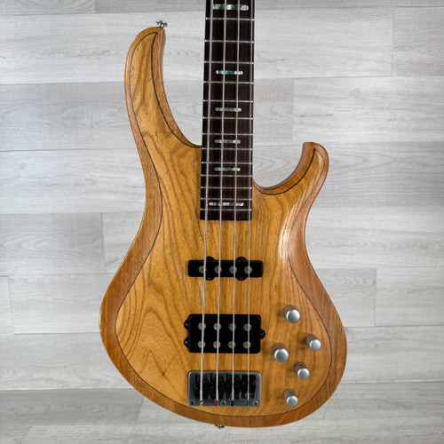 Vist Large View of Product Image Which is Used Crafter Centaur 4 Pro Bass Guitar - Natural