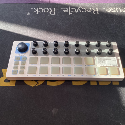 Vist Large View of Product Image Which is Used Arturia BEATSTEP Pad Controller Pad