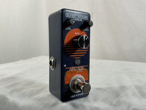 Vist Large View of Product Image Which is Used ARCADE AUDIO SUNSET RUNNER CHORUS Chorus Pedal