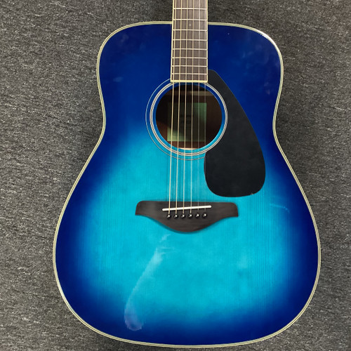 Vist Large View of Product Image Which is Used Yamaha FG-820 Solid Top Acoustic Guitar Blue